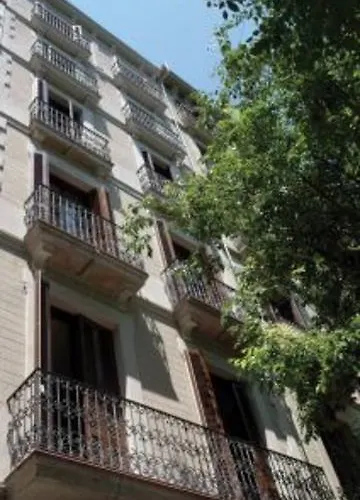 Consell De Cent 2* Barcelone